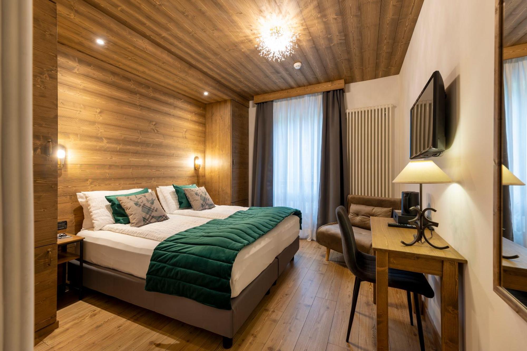 Hotel Derby Фолгарида Екстериор снимка