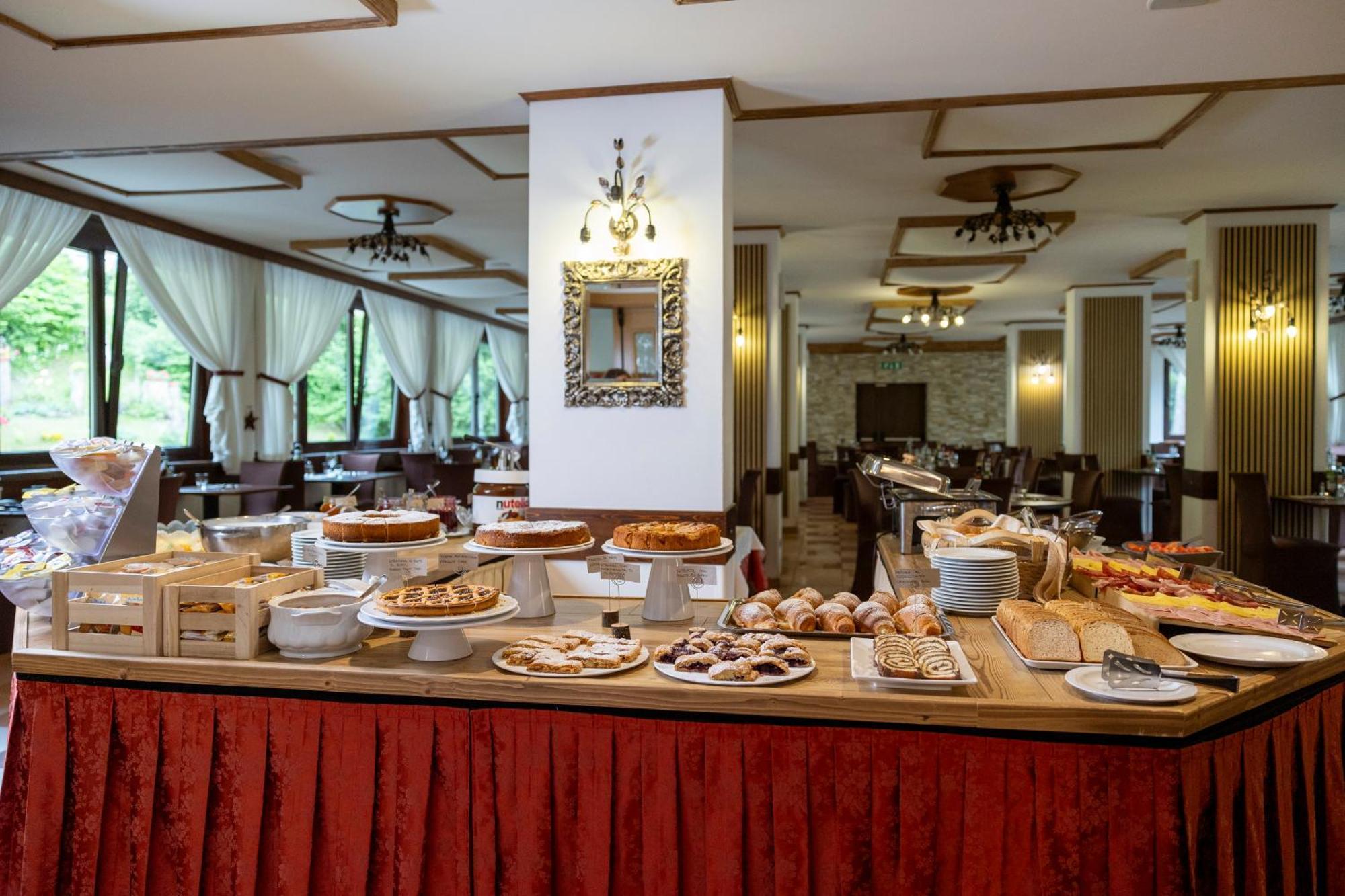Hotel Derby Фолгарида Екстериор снимка