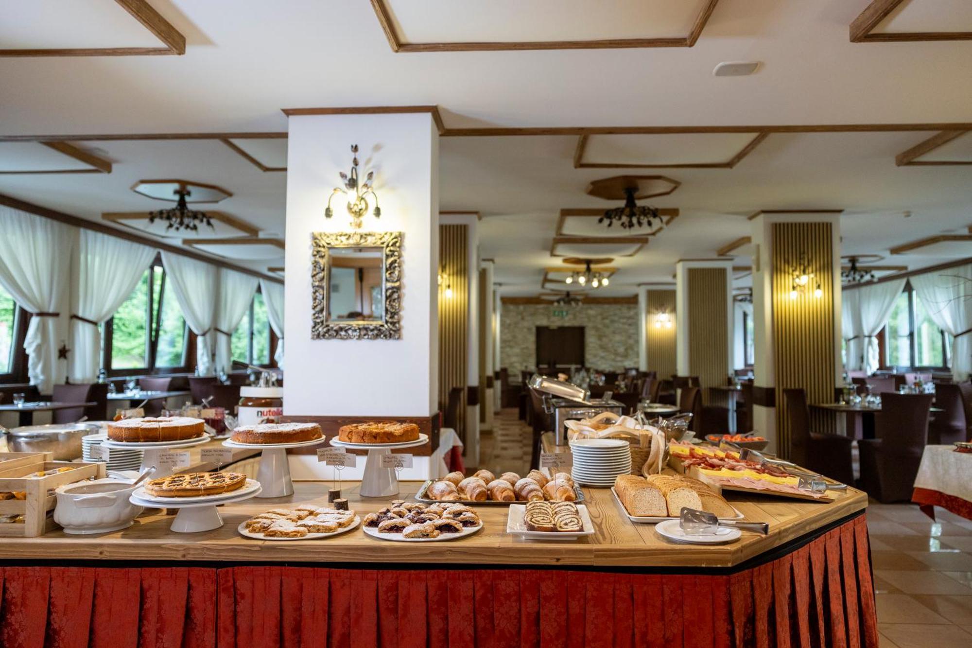 Hotel Derby Фолгарида Екстериор снимка