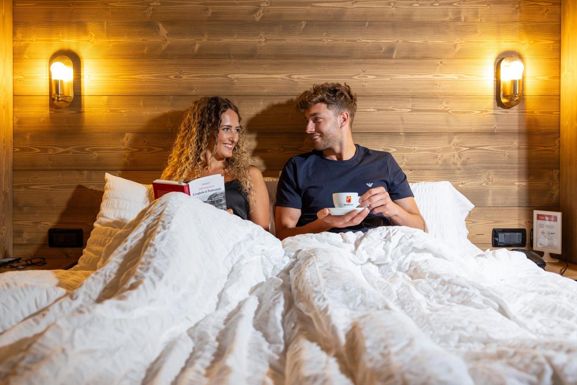 Hotel Derby Фолгарида Екстериор снимка