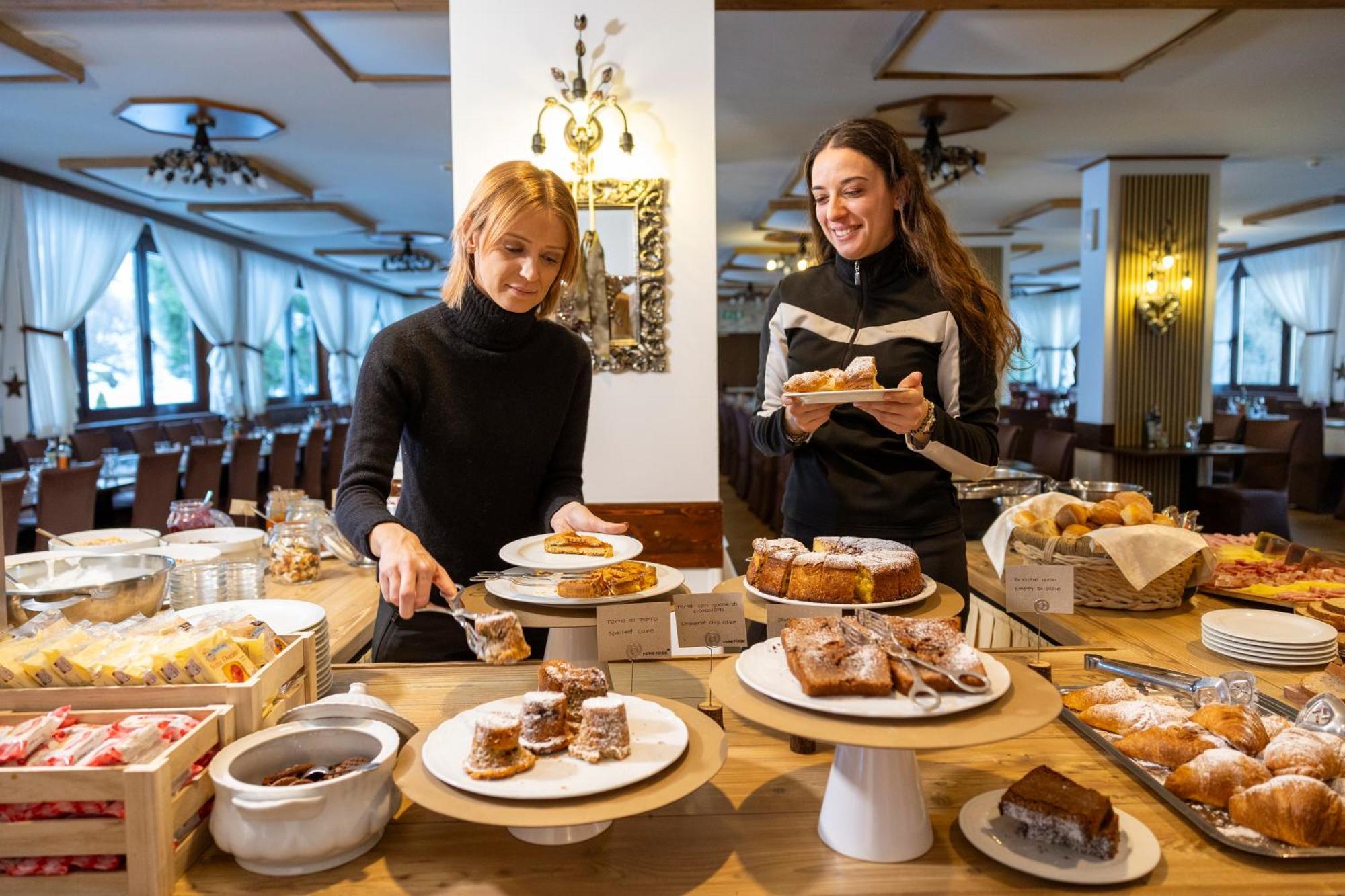 Hotel Derby Фолгарида Екстериор снимка